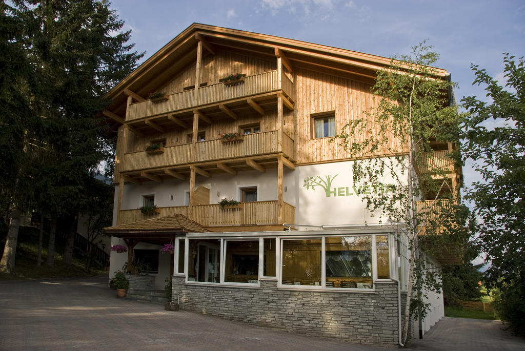 Appartments Helvetia Villabassa Exterior photo